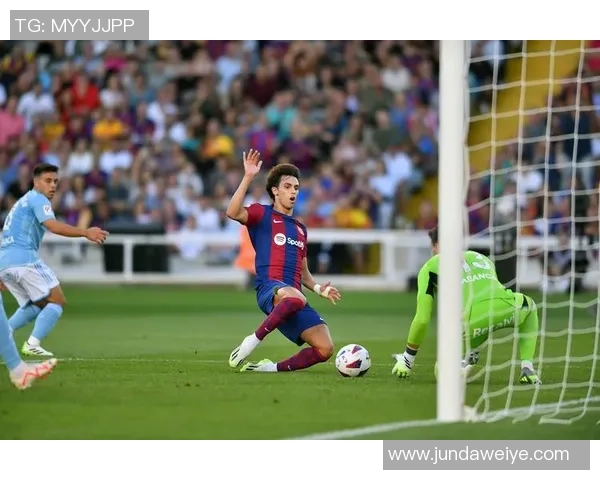 中超激战：里昂逆转巴萨补时绝杀引发争议判罚全场沸腾